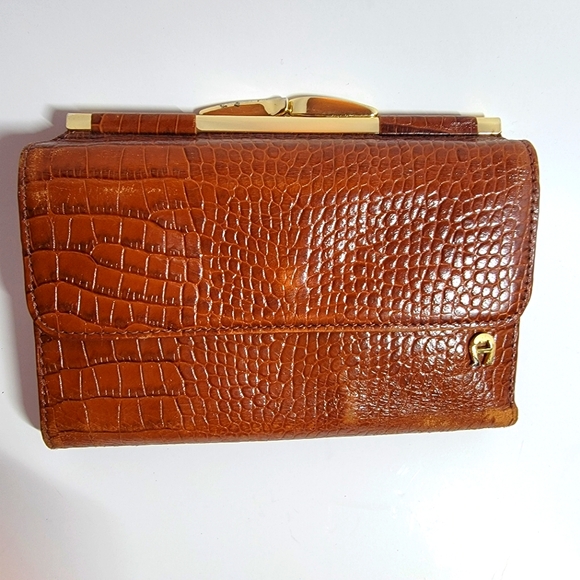 Etienne Aigner Vintage Leather Wallet - Picture 3 of 16